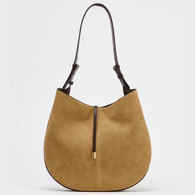 2026 New Popular Women's Bag with Crimson Metal Accessories, Fashionable Large Capacity Single Shoulder Large Bucket Bag